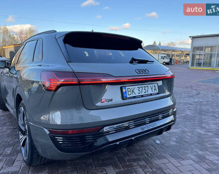 Сірий Ауді Q8 e-tron, об'ємом двигуна 0 л та пробігом 41 тис. км за 64000 $, фото 14 на Automoto.ua