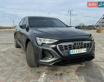 Сірий Ауді Q8 e-tron, об'ємом двигуна 0 л та пробігом 16 тис. км за 47500 $, фото 4 на Automoto.ua