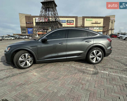 Сірий Ауді Q8 e-tron, об'ємом двигуна 0 л та пробігом 16 тис. км за 47500 $, фото 17 на Automoto.ua