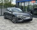 Серый Ауди Q8 e-tron, объемом двигателя 0 л и пробегом 22 тыс. км за 59000 $, фото 1 на Automoto.ua