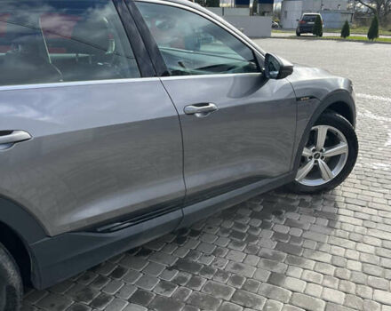 Серый Ауди Q8 e-tron, объемом двигателя 0 л и пробегом 25 тыс. км за 38200 $, фото 5 на Automoto.ua