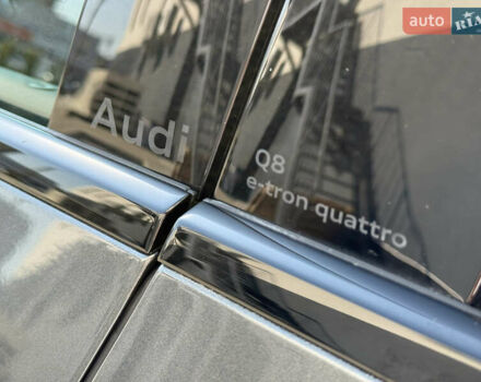 Сірий Ауді Q8 e-tron, об'ємом двигуна 0 л та пробігом 40 тис. км за 57900 $, фото 21 на Automoto.ua