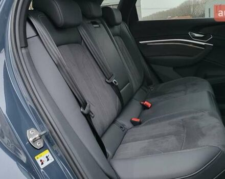Сірий Ауді Q8 e-tron, об'ємом двигуна 0 л та пробігом 21 тис. км за 48500 $, фото 23 на Automoto.ua