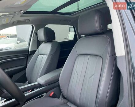 Сірий Ауді Q8 e-tron, об'ємом двигуна 0 л та пробігом 31 тис. км за 42300 $, фото 18 на Automoto.ua