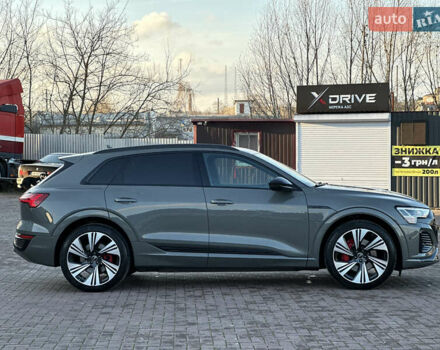 Сірий Ауді Q8 e-tron, об'ємом двигуна 0 л та пробігом 41 тис. км за 64000 $, фото 7 на Automoto.ua