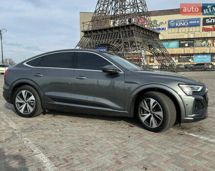 Сірий Ауді Q8 e-tron, об'ємом двигуна 0 л та пробігом 16 тис. км за 47500 $, фото 5 на Automoto.ua