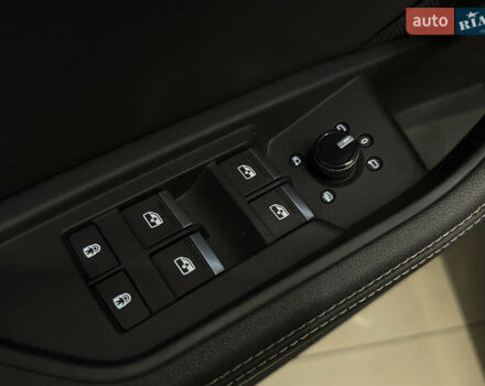 Серый Ауди Q8 e-tron, объемом двигателя 0 л и пробегом 24 тыс. км за 48989 $, фото 8 на Automoto.ua