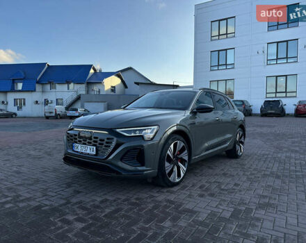 Сірий Ауді Q8 e-tron, об'ємом двигуна 0 л та пробігом 41 тис. км за 64000 $, фото 1 на Automoto.ua