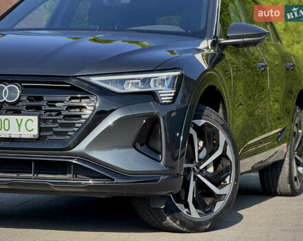 Сірий Ауді Q8 e-tron, об'ємом двигуна 0 л та пробігом 44 тис. км за 48900 $, фото 12 на Automoto.ua