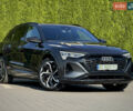 Сірий Ауді Q8 e-tron, об'ємом двигуна 0 л та пробігом 44 тис. км за 48900 $, фото 6 на Automoto.ua