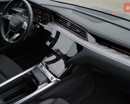 Сірий Ауді Q8 e-tron, об'ємом двигуна 0 л та пробігом 34 тис. км за 65000 $, фото 40 на Automoto.ua