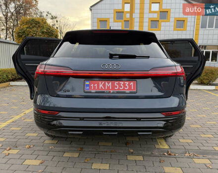 Серый Ауди Q8 e-tron, объемом двигателя 0 л и пробегом 33 тыс. км за 59000 $, фото 6 на Automoto.ua