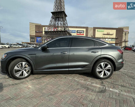 Сірий Ауді Q8 e-tron, об'ємом двигуна 0 л та пробігом 16 тис. км за 47500 $, фото 18 на Automoto.ua