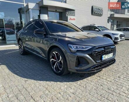Серый Ауди Q8 e-tron, объемом двигателя 0 л и пробегом 35 тыс. км за 69900 $, фото 2 на Automoto.ua