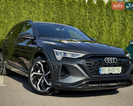 Сірий Ауді Q8 e-tron, об'ємом двигуна 0 л та пробігом 44 тис. км за 48900 $, фото 5 на Automoto.ua