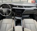 Сірий Ауді Q8 e-tron, об'ємом двигуна 0 л та пробігом 22 тис. км за 59000 $, фото 3 на Automoto.ua