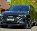 Сірий Ауді Q8 e-tron, об'ємом двигуна 0 л та пробігом 44 тис. км за 48900 $, фото 1 на Automoto.ua