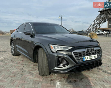 Сірий Ауді Q8 e-tron, об'ємом двигуна 0 л та пробігом 16 тис. км за 47500 $, фото 3 на Automoto.ua