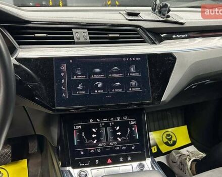 Сірий Ауді Q8 e-tron, об'ємом двигуна 0 л та пробігом 26 тис. км за 69500 $, фото 15 на Automoto.ua