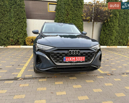 Серый Ауди Q8 e-tron, объемом двигателя 0 л и пробегом 33 тыс. км за 59000 $, фото 2 на Automoto.ua