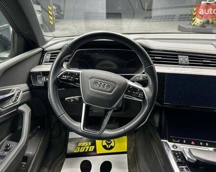 Сірий Ауді Q8 e-tron, об'ємом двигуна 0 л та пробігом 26 тис. км за 69500 $, фото 12 на Automoto.ua