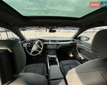 Сірий Ауді Q8 e-tron, об'ємом двигуна 0 л та пробігом 16 тис. км за 47500 $, фото 46 на Automoto.ua