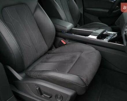 Сірий Ауді Q8 e-tron, об'ємом двигуна 0 л та пробігом 34 тис. км за 65000 $, фото 38 на Automoto.ua