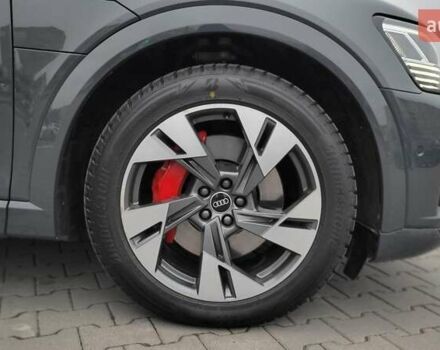 Сірий Ауді Q8 e-tron, об'ємом двигуна 0 л та пробігом 34 тис. км за 65000 $, фото 15 на Automoto.ua