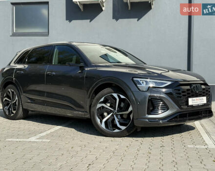 Сірий Ауді Q8 e-tron, об'ємом двигуна 0 л та пробігом 40 тис. км за 57900 $, фото 5 на Automoto.ua