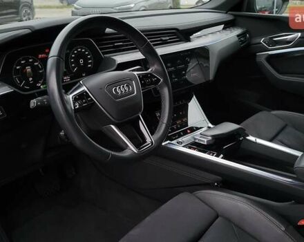 Сірий Ауді Q8 e-tron, об'ємом двигуна 0 л та пробігом 34 тис. км за 65000 $, фото 18 на Automoto.ua