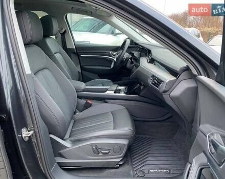 Сірий Ауді Q8 e-tron, об'ємом двигуна 0 л та пробігом 31 тис. км за 42300 $, фото 24 на Automoto.ua