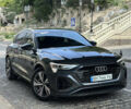Сірий Ауді Q8 e-tron, об'ємом двигуна 0 л та пробігом 4 тис. км за 55000 $, фото 1 на Automoto.ua