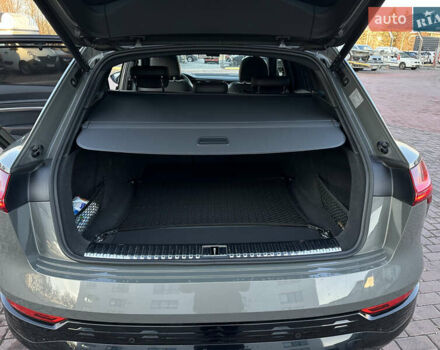 Сірий Ауді Q8 e-tron, об'ємом двигуна 0 л та пробігом 41 тис. км за 64000 $, фото 37 на Automoto.ua