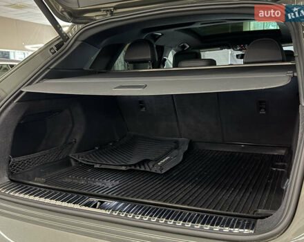 Серый Ауди Q8 e-tron, объемом двигателя 0 л и пробегом 24 тыс. км за 48989 $, фото 13 на Automoto.ua