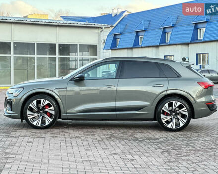 Сірий Ауді Q8 e-tron, об'ємом двигуна 0 л та пробігом 41 тис. км за 64000 $, фото 6 на Automoto.ua