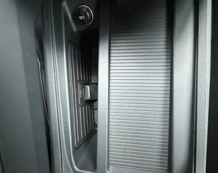 Сірий Ауді Q8 e-tron, об'ємом двигуна 0 л та пробігом 16 тис. км за 47500 $, фото 43 на Automoto.ua