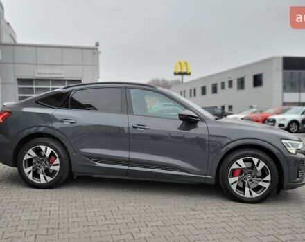 Сірий Ауді Q8 e-tron, об'ємом двигуна 0 л та пробігом 34 тис. км за 65000 $, фото 3 на Automoto.ua
