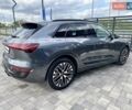 Серый Ауди Q8 e-tron, объемом двигателя 0 л и пробегом 22 тыс. км за 59000 $, фото 2 на Automoto.ua