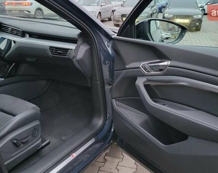 Сірий Ауді Q8 e-tron, об'ємом двигуна 0 л та пробігом 21 тис. км за 48500 $, фото 24 на Automoto.ua