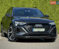 Сірий Ауді Q8 e-tron, об'ємом двигуна 0 л та пробігом 44 тис. км за 48900 $, фото 2 на Automoto.ua