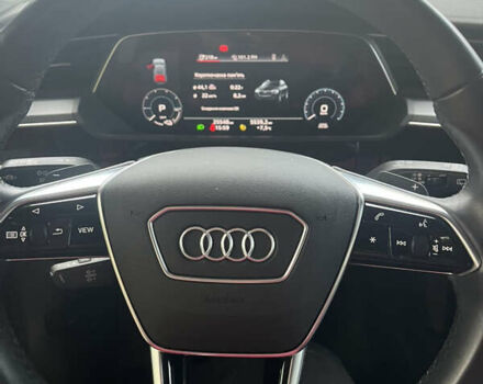 Серый Ауди Q8 e-tron, объемом двигателя 0 л и пробегом 25 тыс. км за 38200 $, фото 15 на Automoto.ua