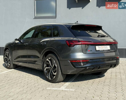 Сірий Ауді Q8 e-tron, об'ємом двигуна 0 л та пробігом 40 тис. км за 57900 $, фото 9 на Automoto.ua