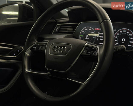 Серый Ауди Q8 e-tron, объемом двигателя 0 л и пробегом 24 тыс. км за 48989 $, фото 18 на Automoto.ua