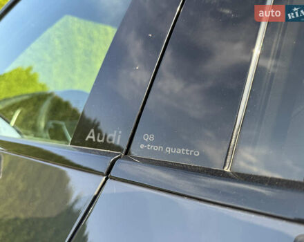 Сірий Ауді Q8 e-tron, об'ємом двигуна 0 л та пробігом 44 тис. км за 48900 $, фото 59 на Automoto.ua