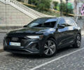 Сірий Ауді Q8 e-tron, об'ємом двигуна 0 л та пробігом 4 тис. км за 55000 $, фото 2 на Automoto.ua