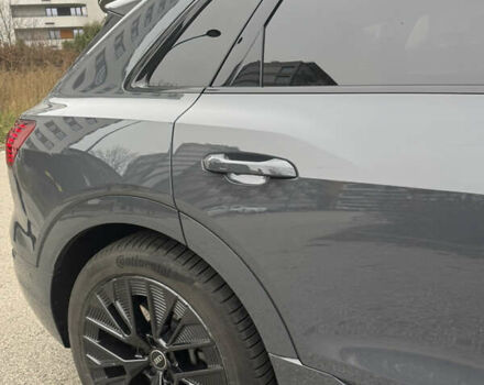 Серый Ауди Q8 e-tron, объемом двигателя 0 л и пробегом 21 тыс. км за 56500 $, фото 20 на Automoto.ua