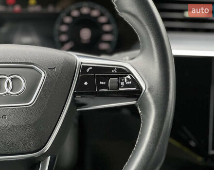 Серый Ауди Q8 e-tron, объемом двигателя 0 л и пробегом 20 тыс. км за 53900 $, фото 11 на Automoto.ua