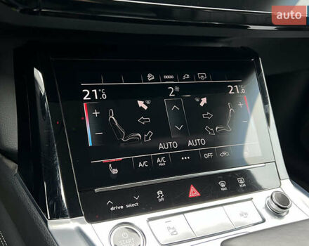 Серый Ауди Q8 e-tron, объемом двигателя 0 л и пробегом 20 тыс. км за 53900 $, фото 18 на Automoto.ua