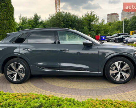 Серый Ауди Q8 e-tron, объемом двигателя 0 л и пробегом 1 тыс. км за 54900 $, фото 7 на Automoto.ua