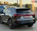 Серый Ауди Q8 e-tron, объемом двигателя 0 л и пробегом 15 тыс. км за 56500 $, фото 76 на Automoto.ua